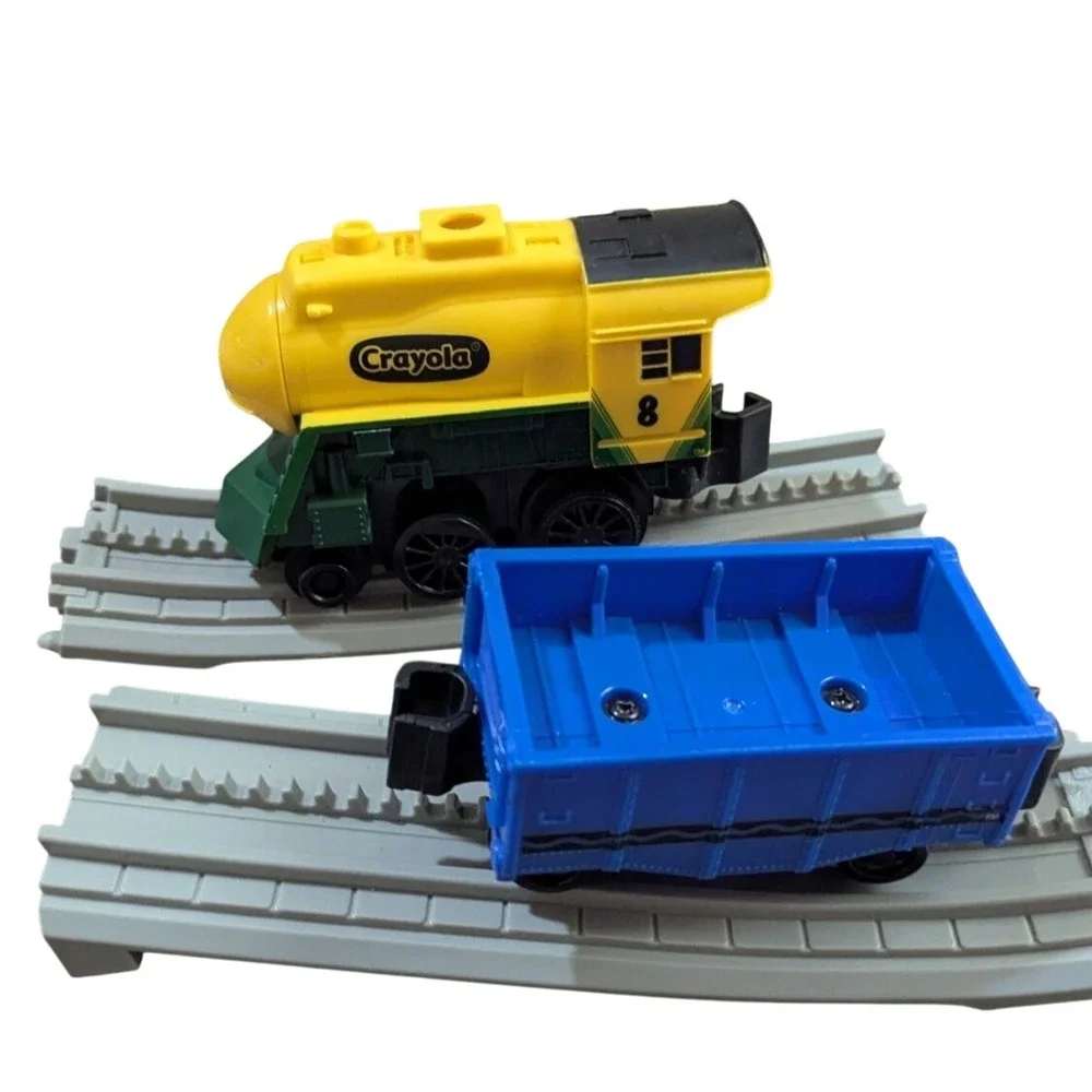 Lionel Crayola Imagination Express Train Set Engine Cargo Car Toy  2 track parts